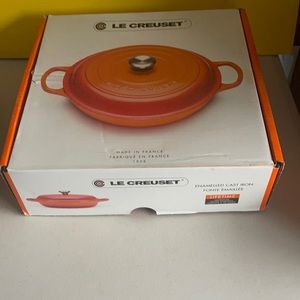 LE Creuset signature casserole/ Braiser